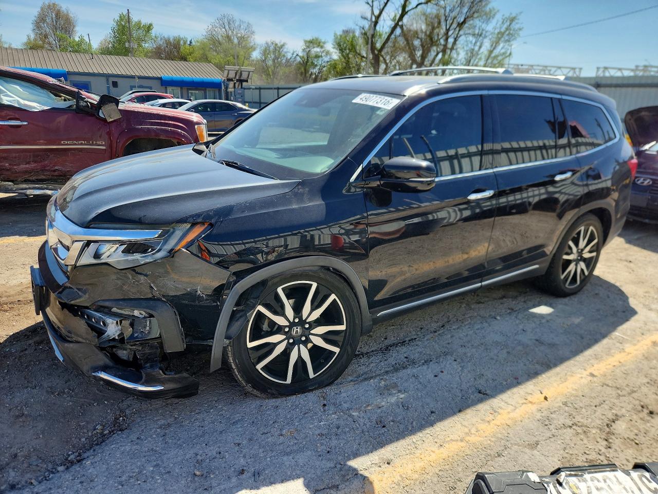 Salvage Honda Pilot Image