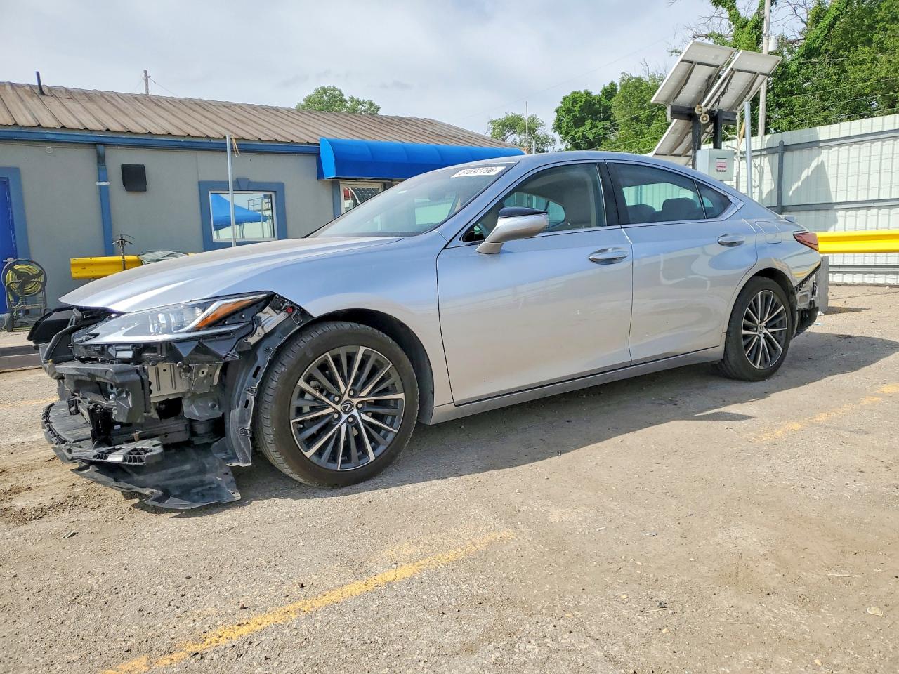 Salvage Lexus Es Image