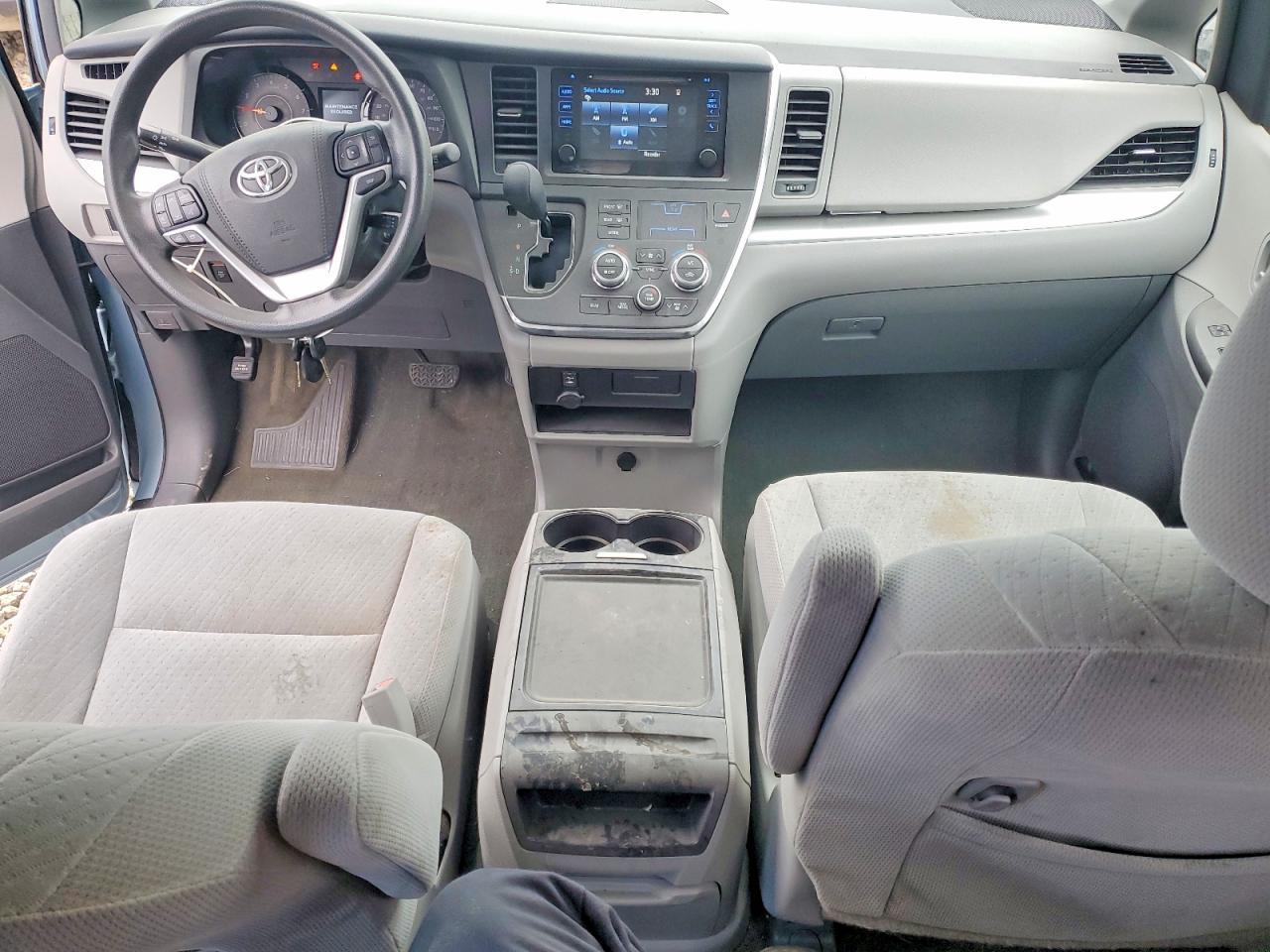 Toyota Sienna Le 8-passenger