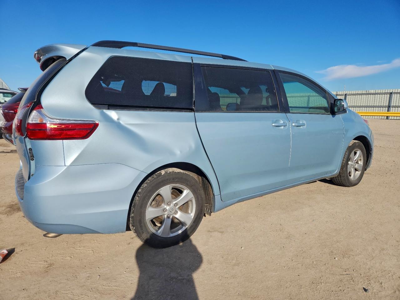 Toyota Sienna Le 8-passenger