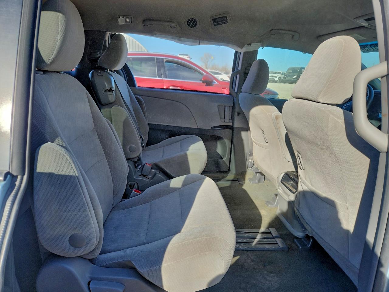 Toyota Sienna Le 8-passenger