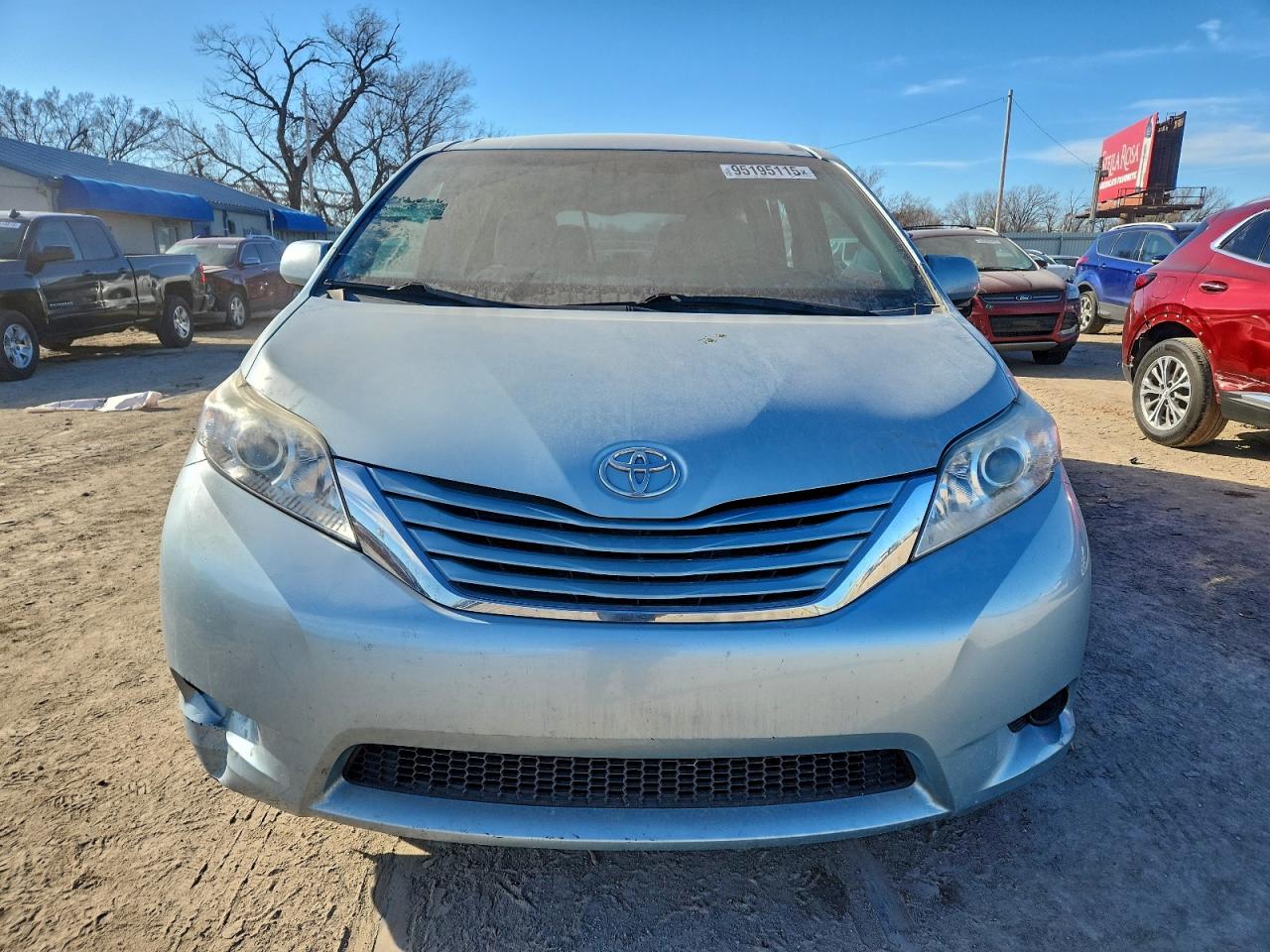 Toyota Sienna Le 8-passenger