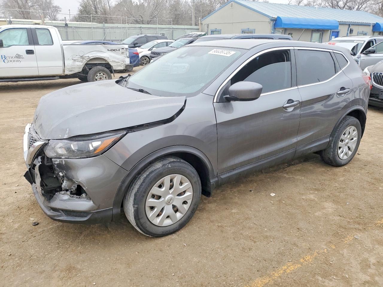 Salvage Nissan Rogue Image