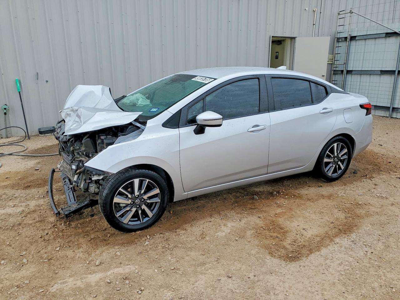 Salvage Nissan Versa Image
