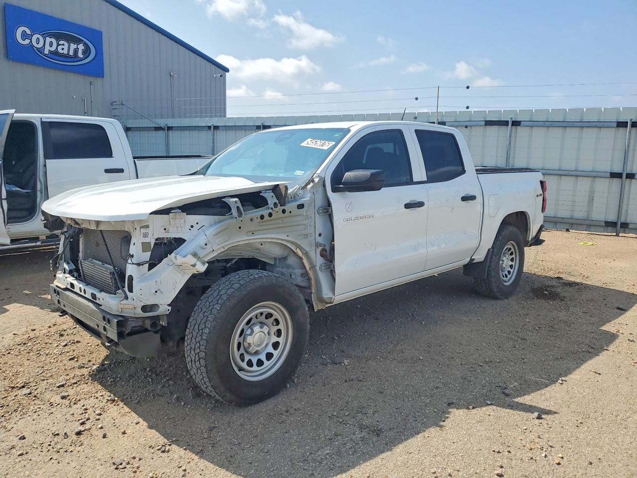 Salvage Chevrolet Colorado Image