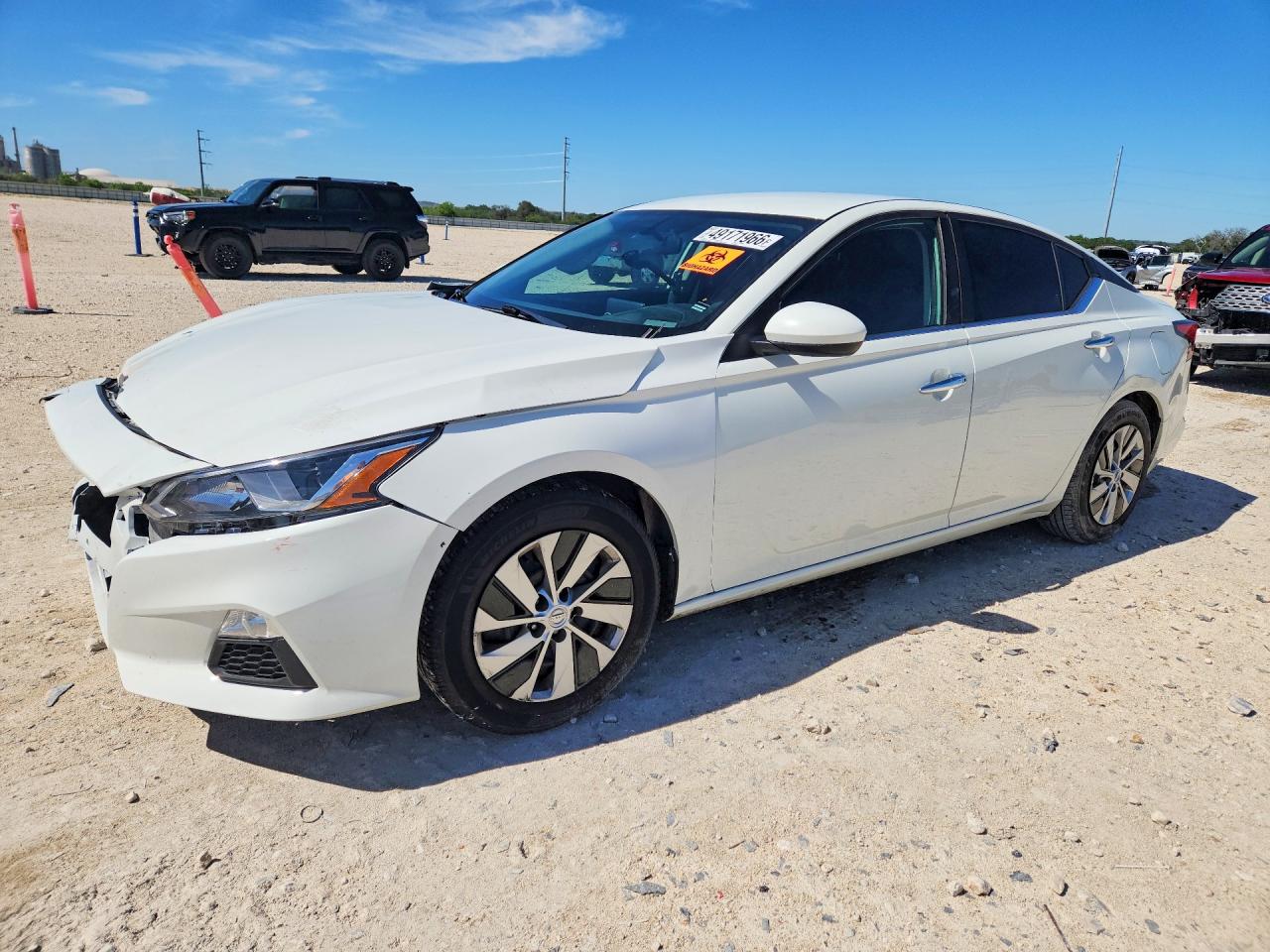 Salvage Nissan Altima Image