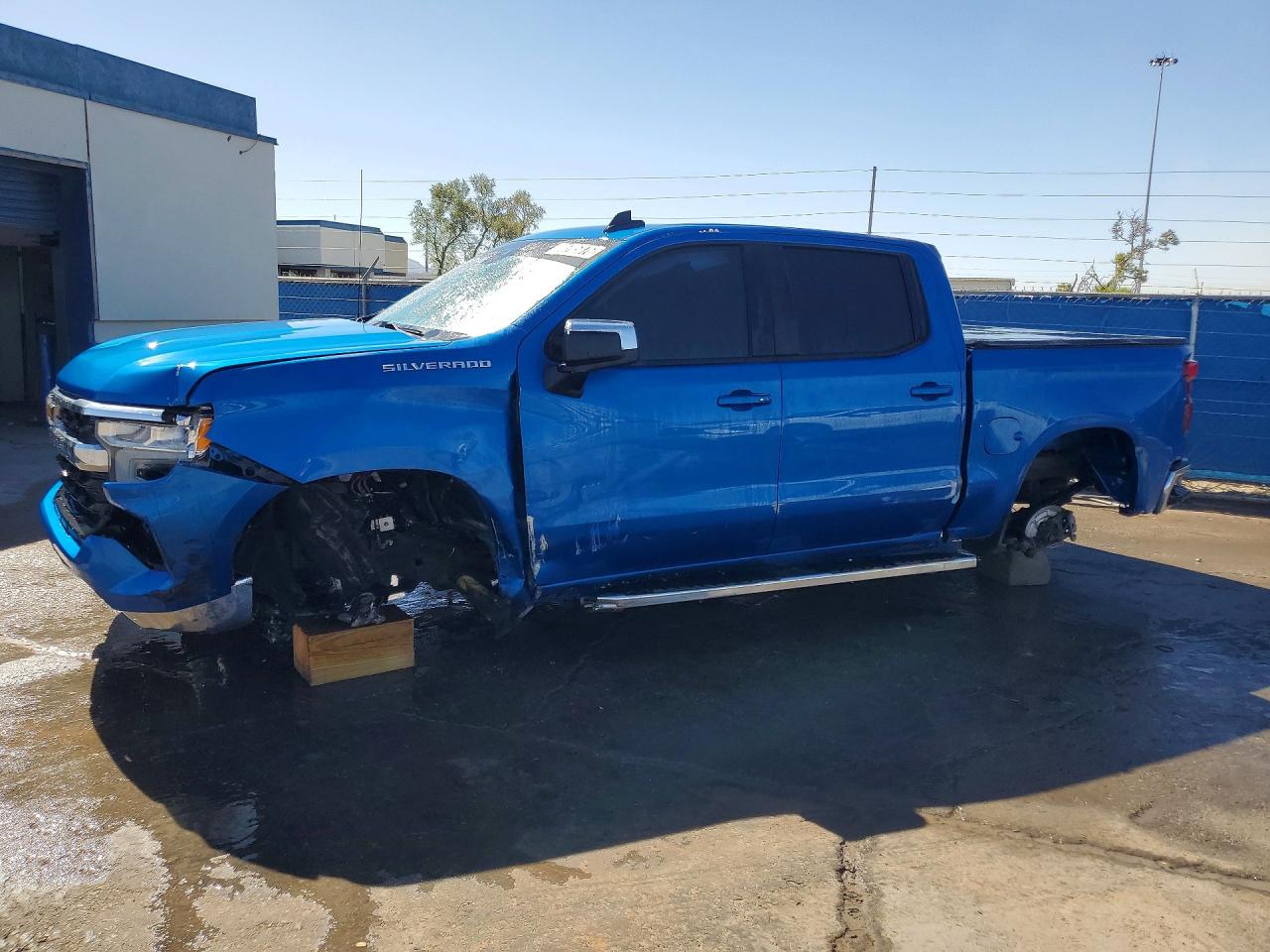 Salvage Chevrolet Silverado Image