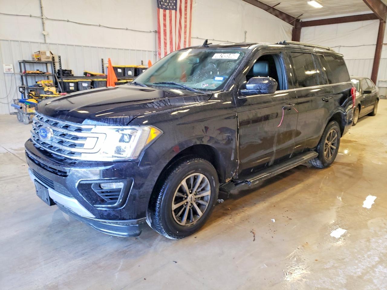 Salvage Ford Expedition Image
