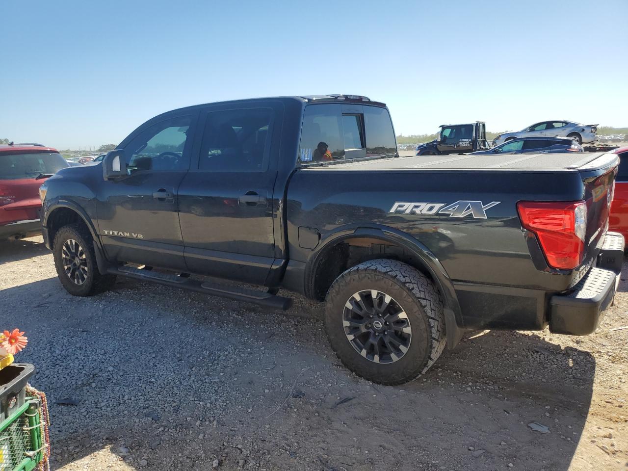 Nissan Titan Sv