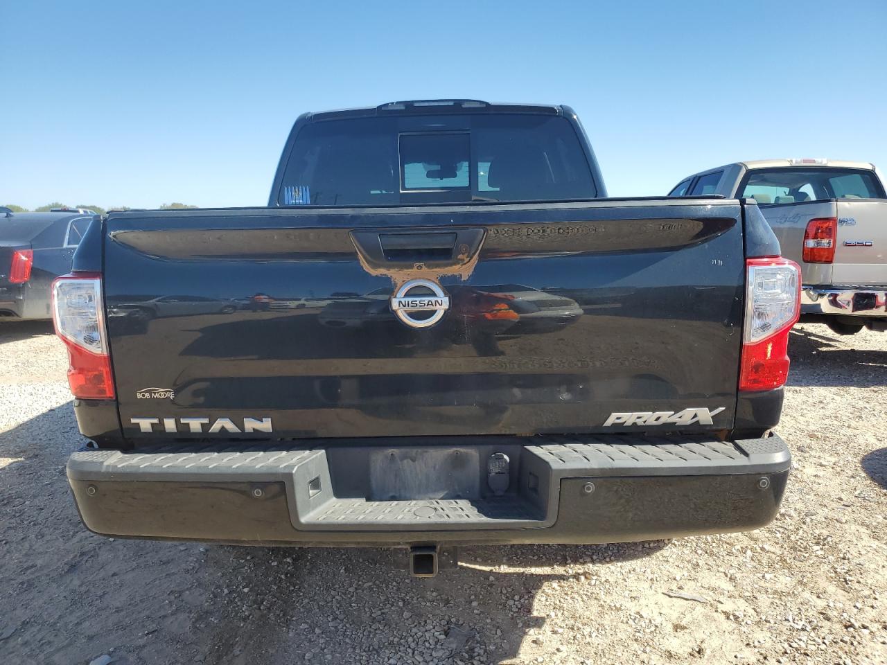 Nissan Titan Sv