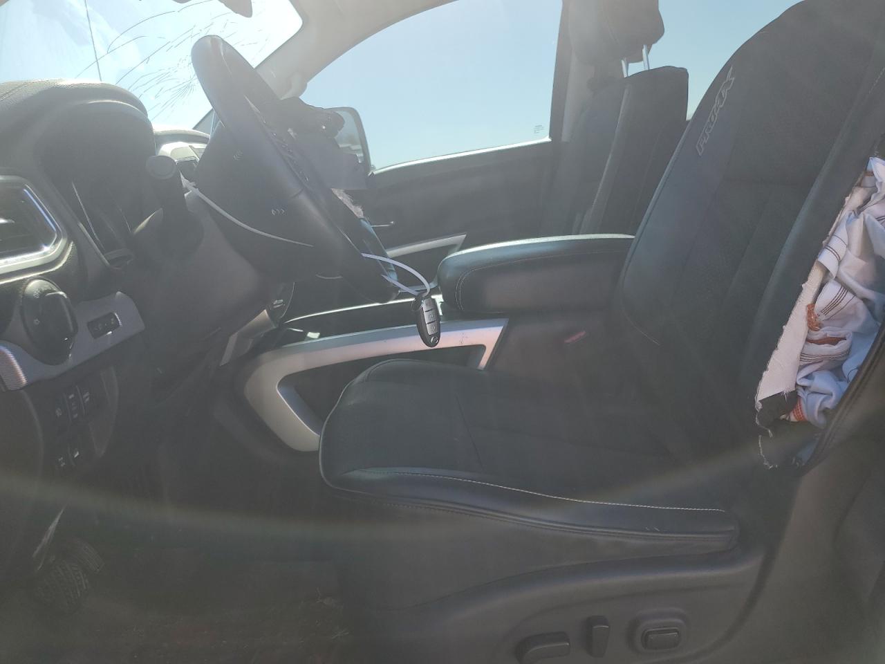Nissan Titan Sv