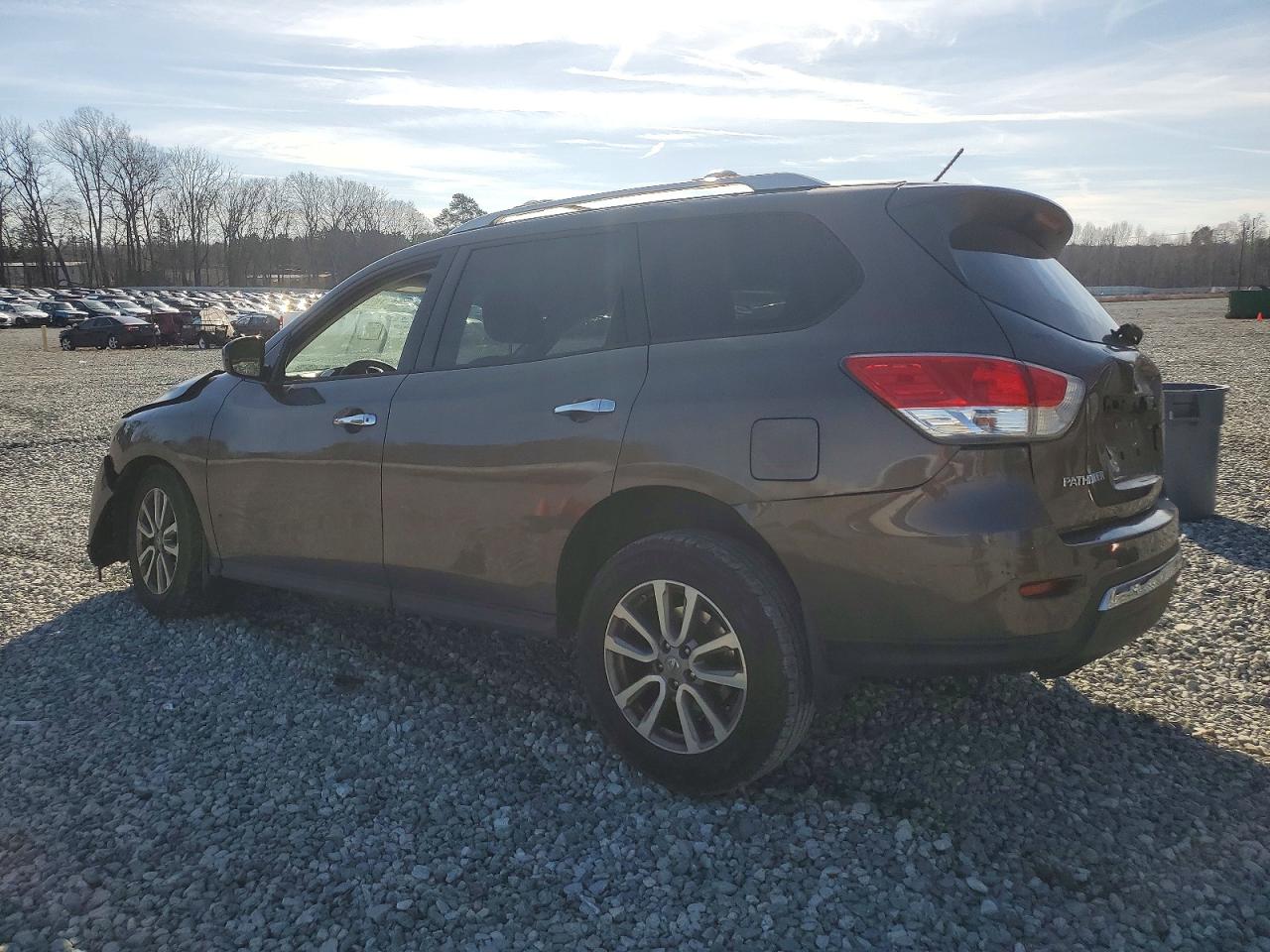 Nissan Pathfinder S