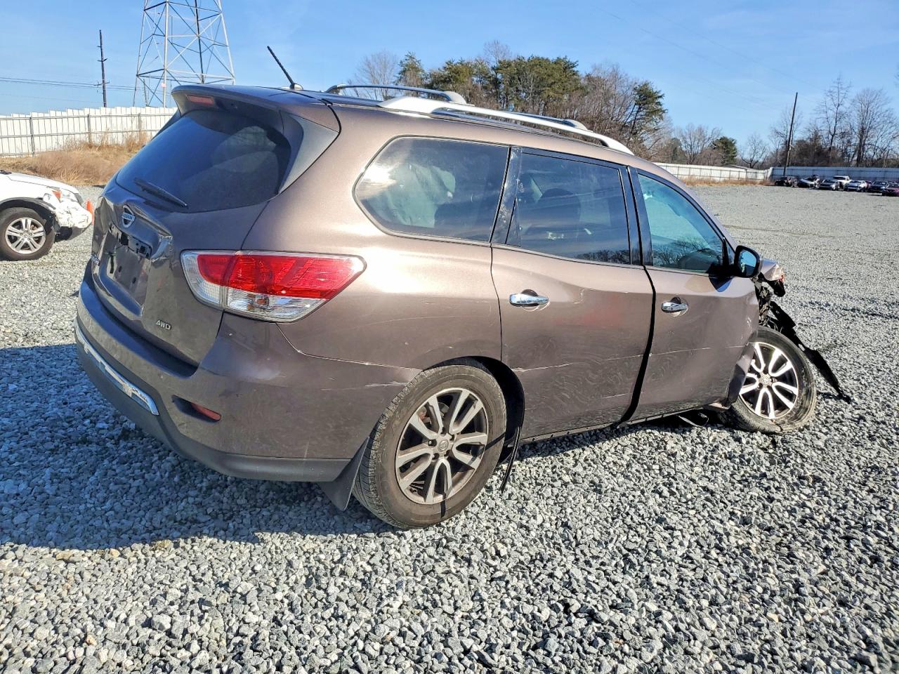 Nissan Pathfinder S