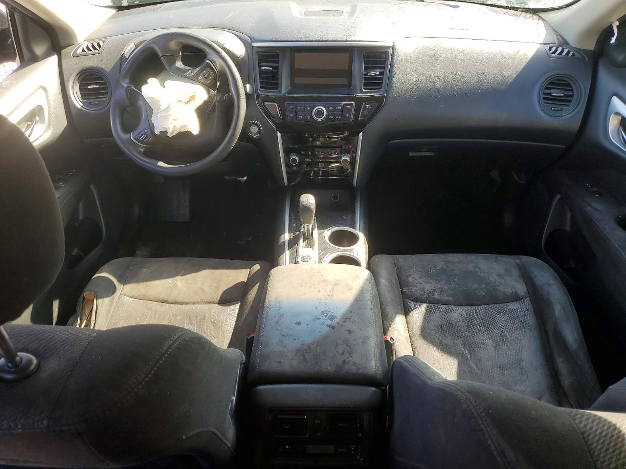 Nissan Pathfinder S