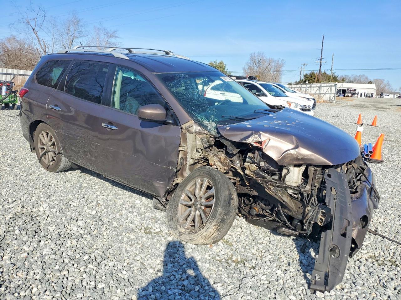 Nissan Pathfinder S