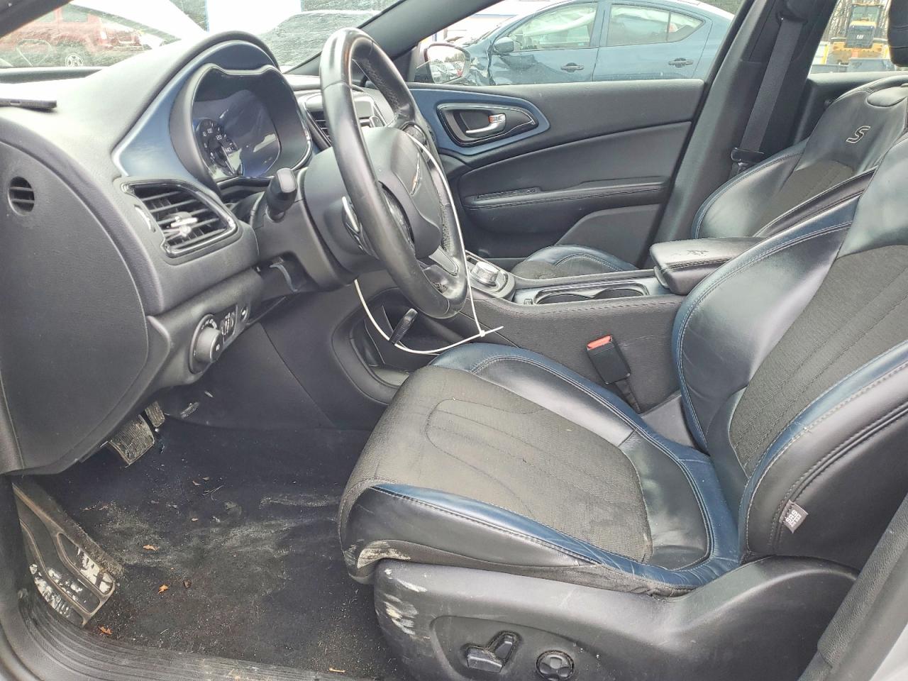 Chrysler 200 S