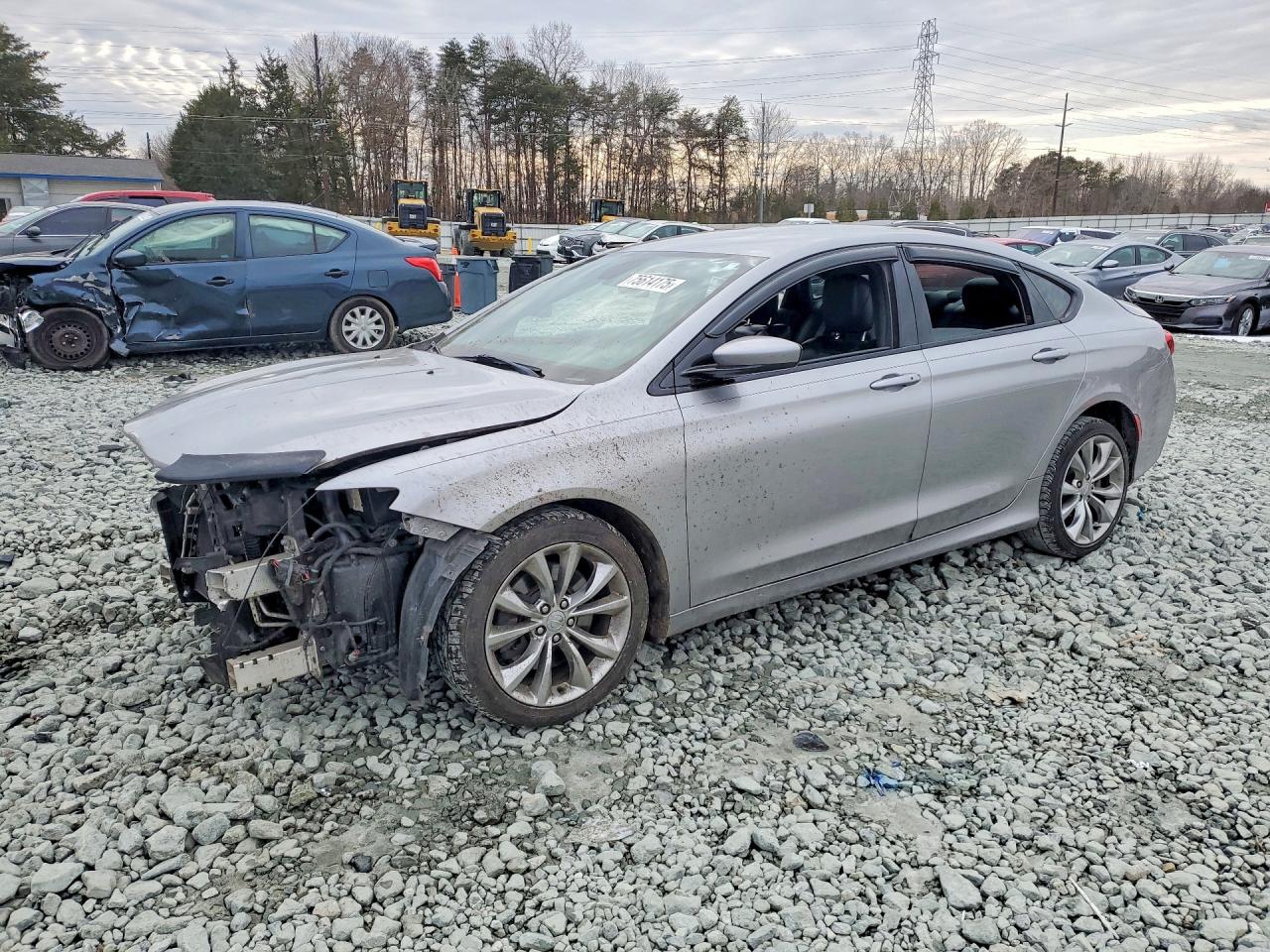 Salvage Chrysler 200 Image