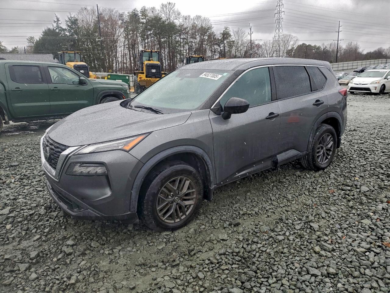 Salvage Nissan Rogue Image