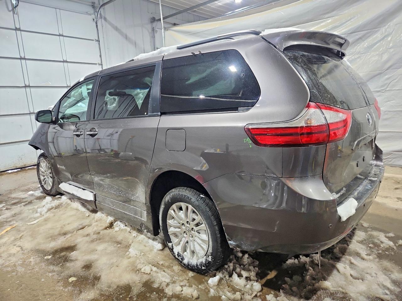 Toyota Sienna Xle