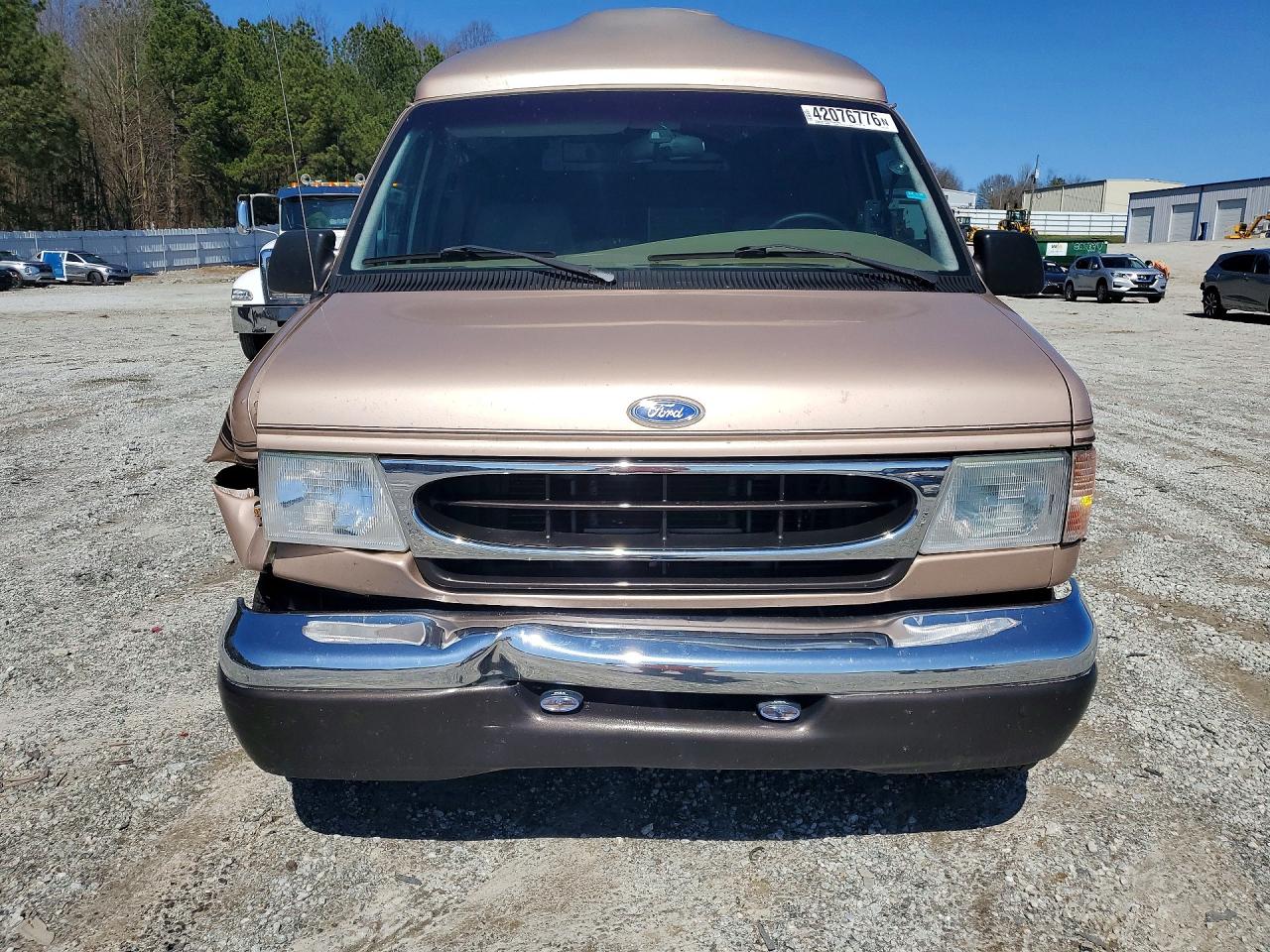 Ford Econoline E150 Van