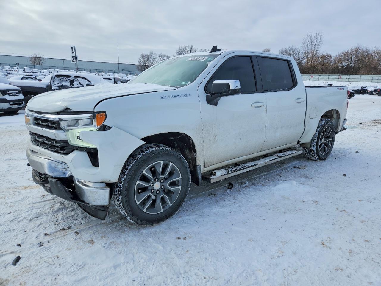 Salvage Chevrolet Silverado Image