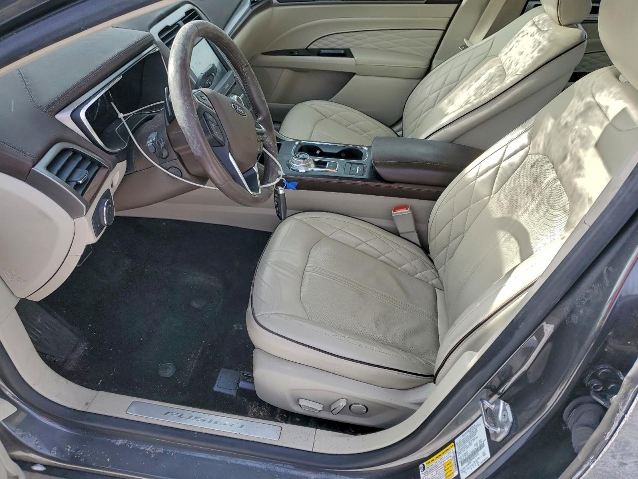 Ford Fusion Titanium/platinum