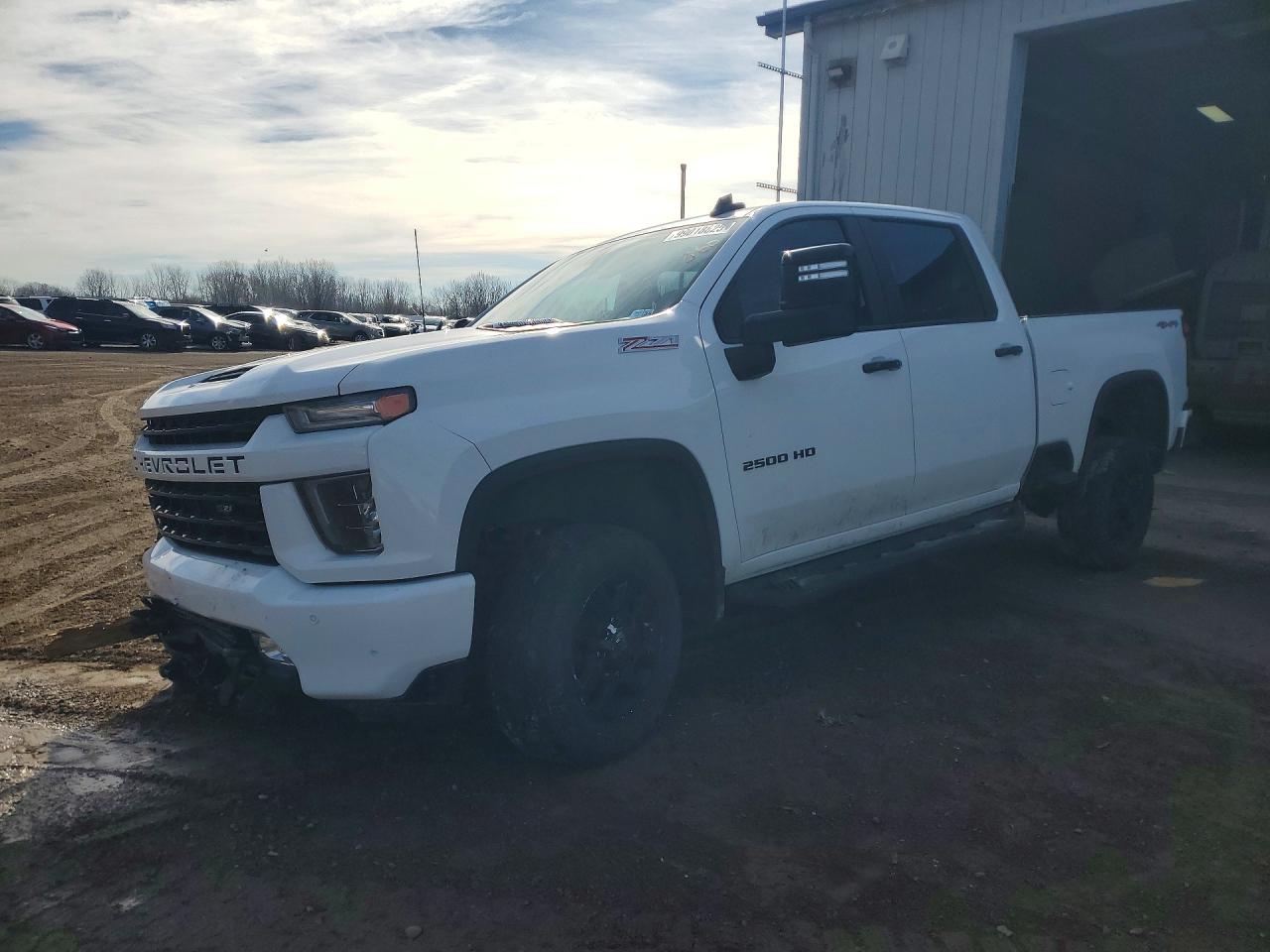 Salvage Chevrolet Silverado Image