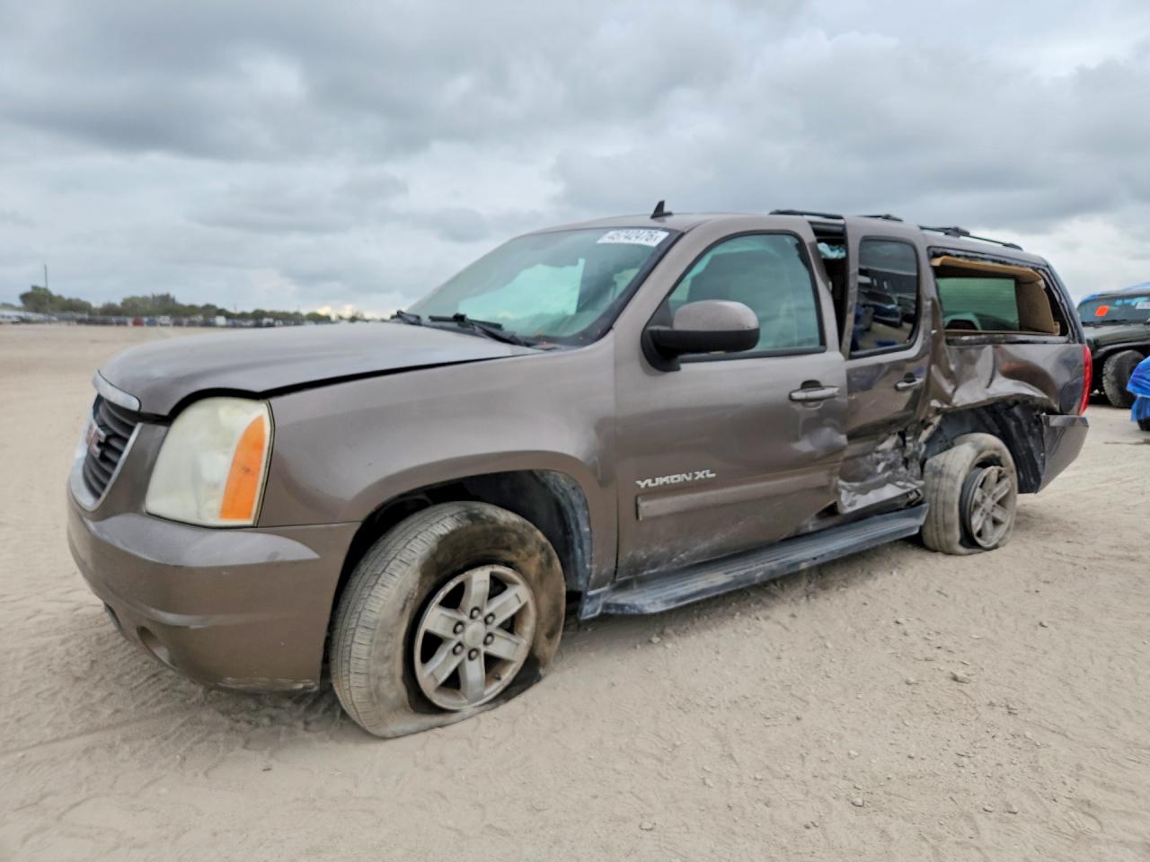 Salvage GMC Yukon Image