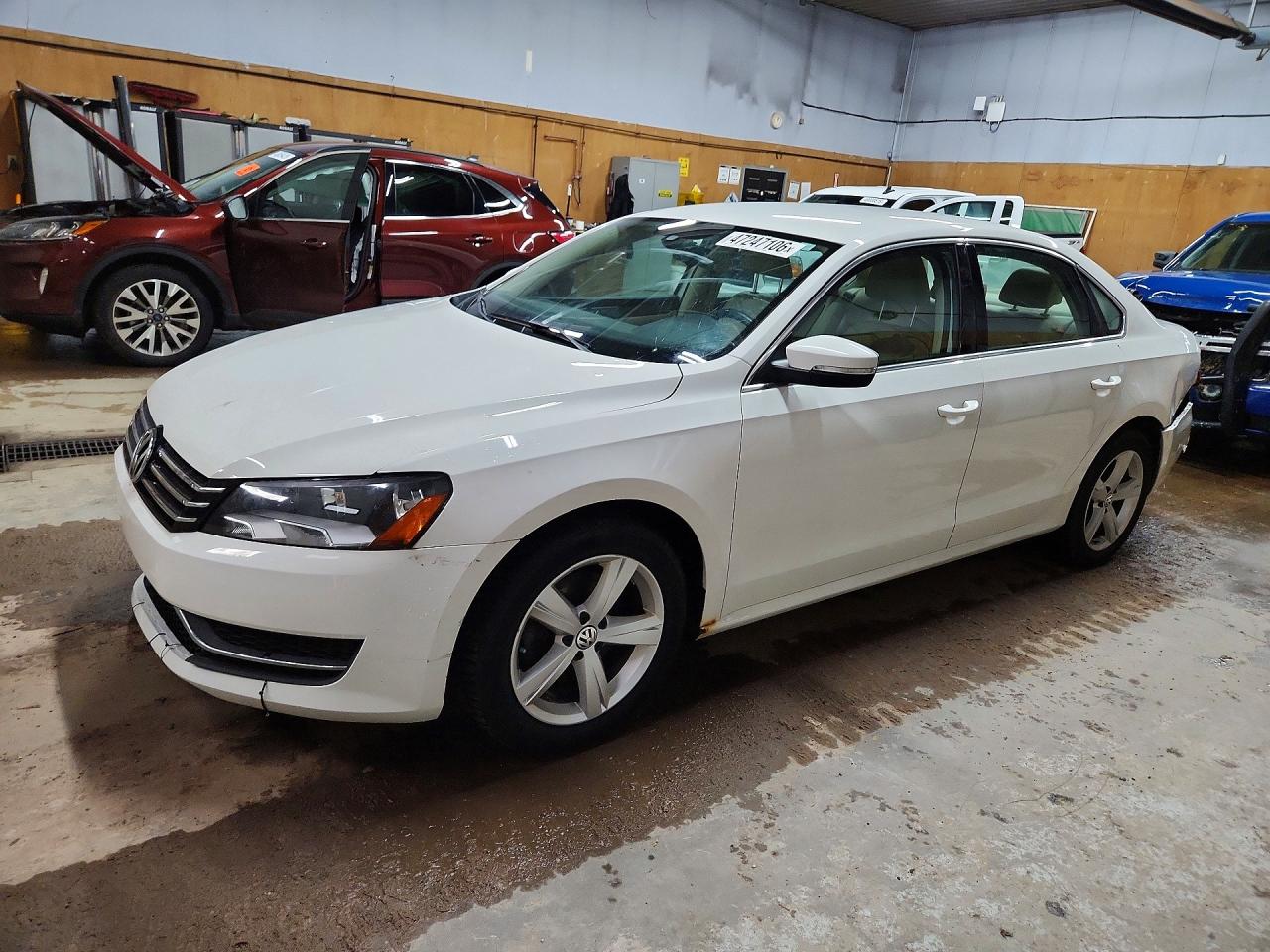 Salvage Volkswagen Passat Image