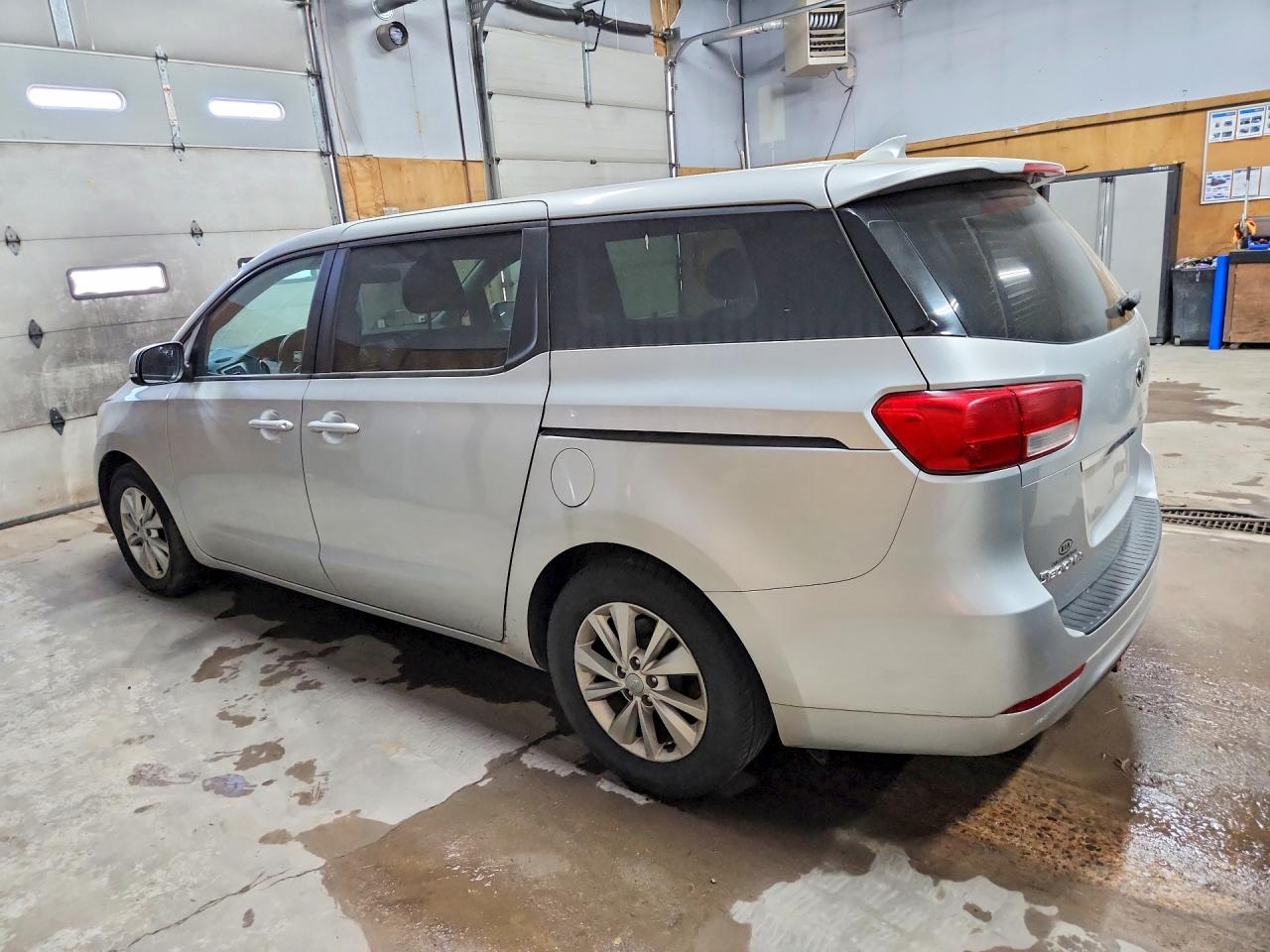 Kia Sedona Lx