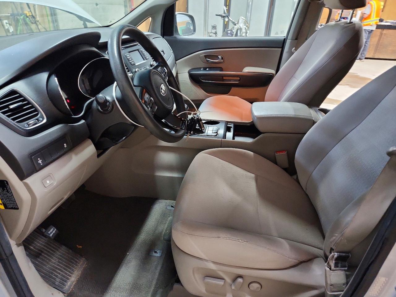 Kia Sedona Lx