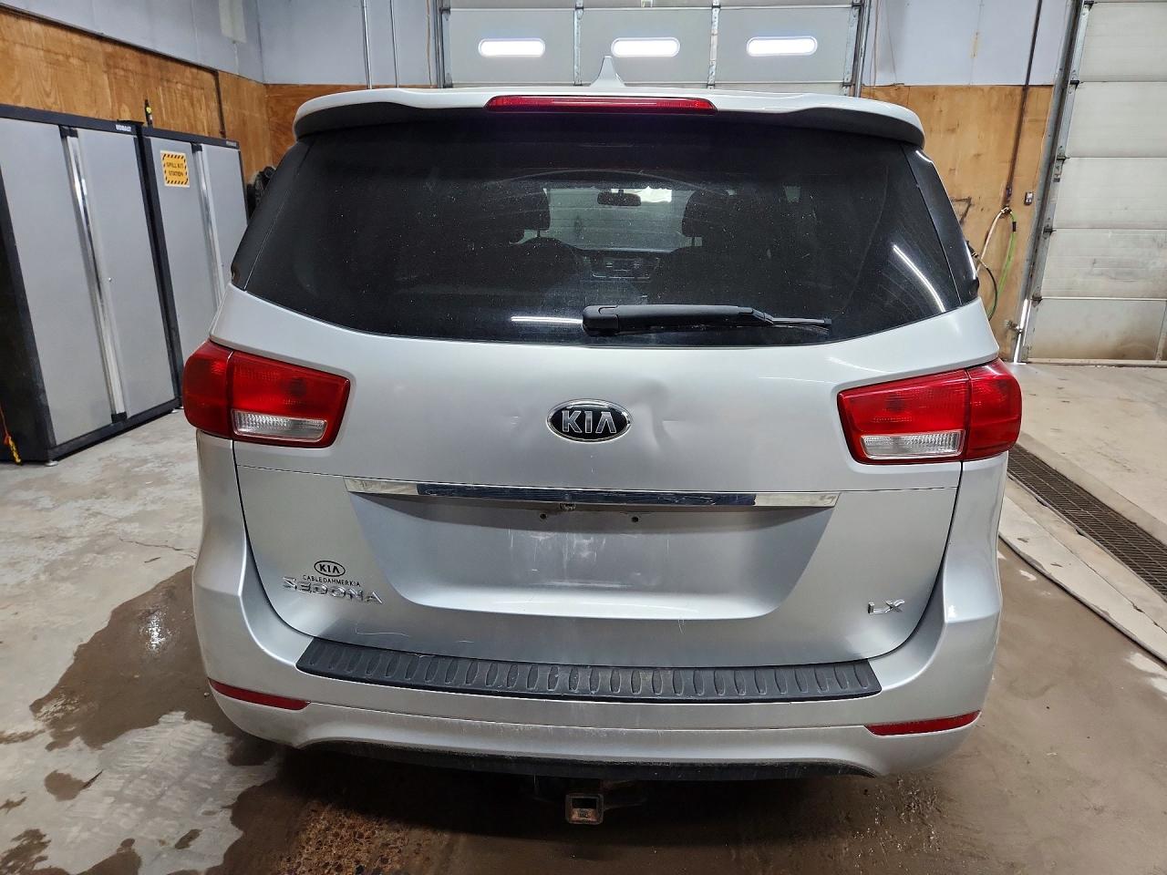 Kia Sedona Lx