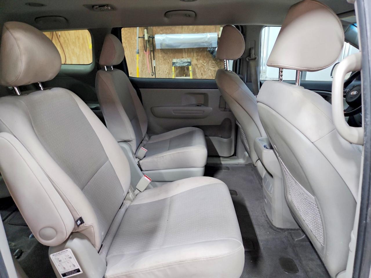 Kia Sedona Lx