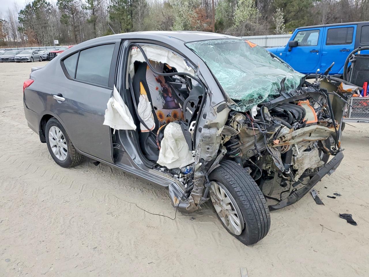Nissan Versa Sv