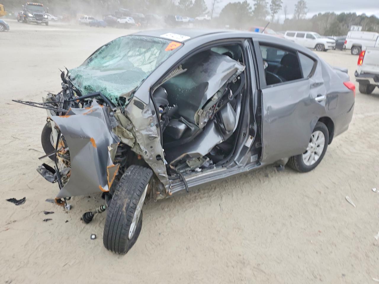 Salvage Nissan Versa Image