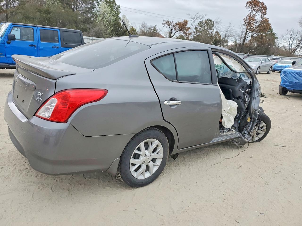 Nissan Versa Sv