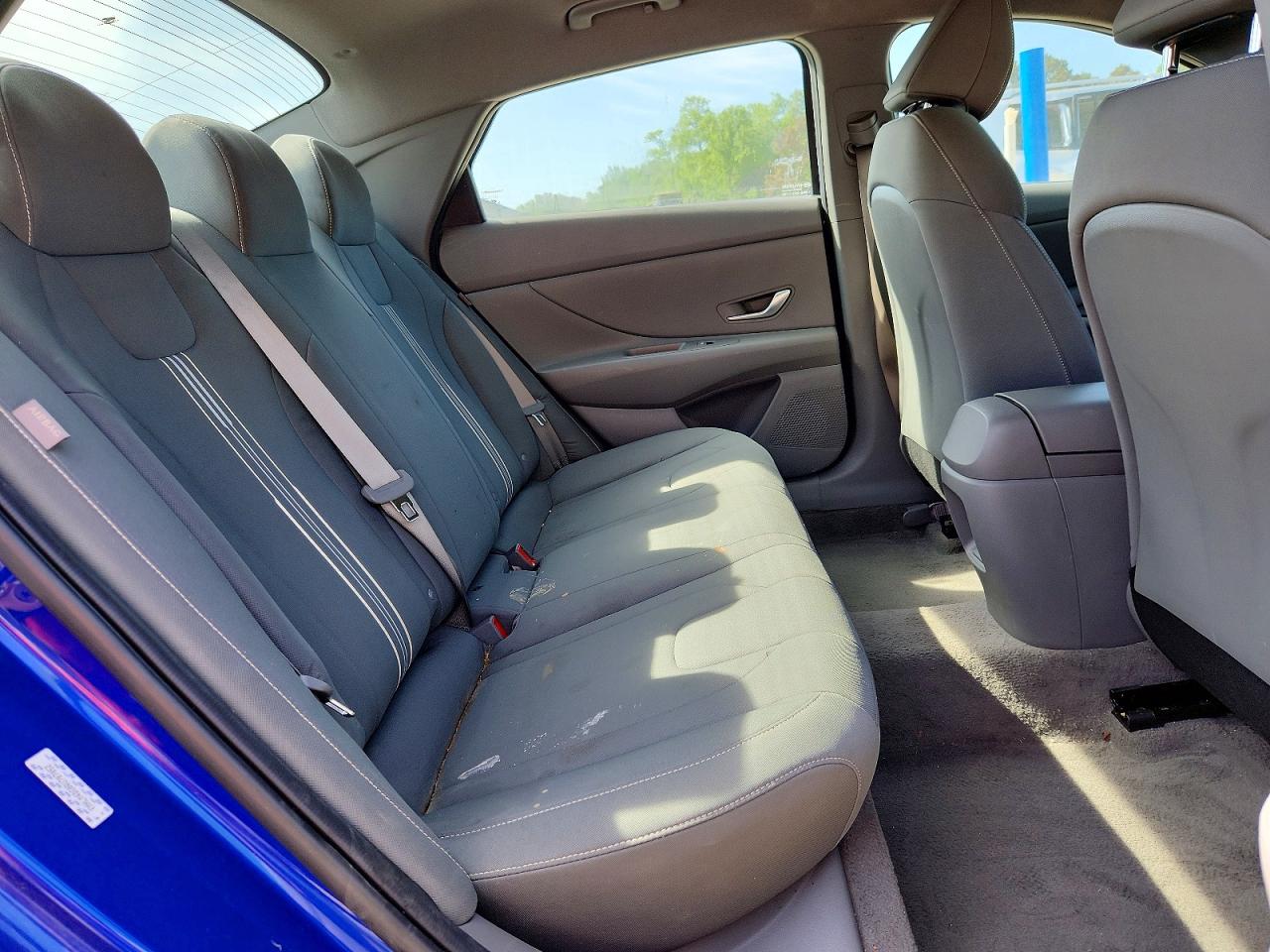 Hyundai ELANTRA Sel