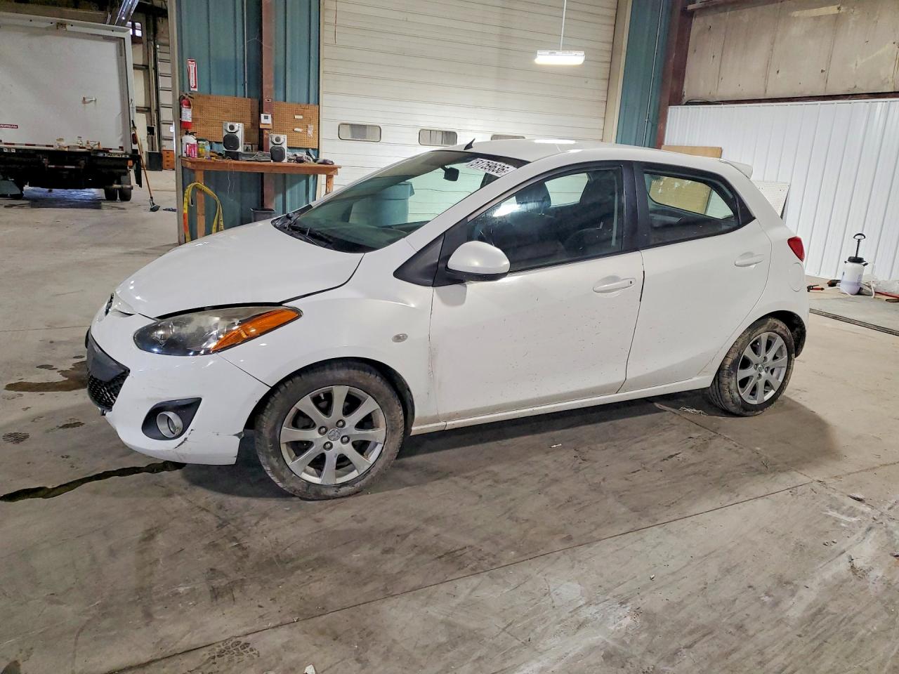 Salvage Mazda 2 Image