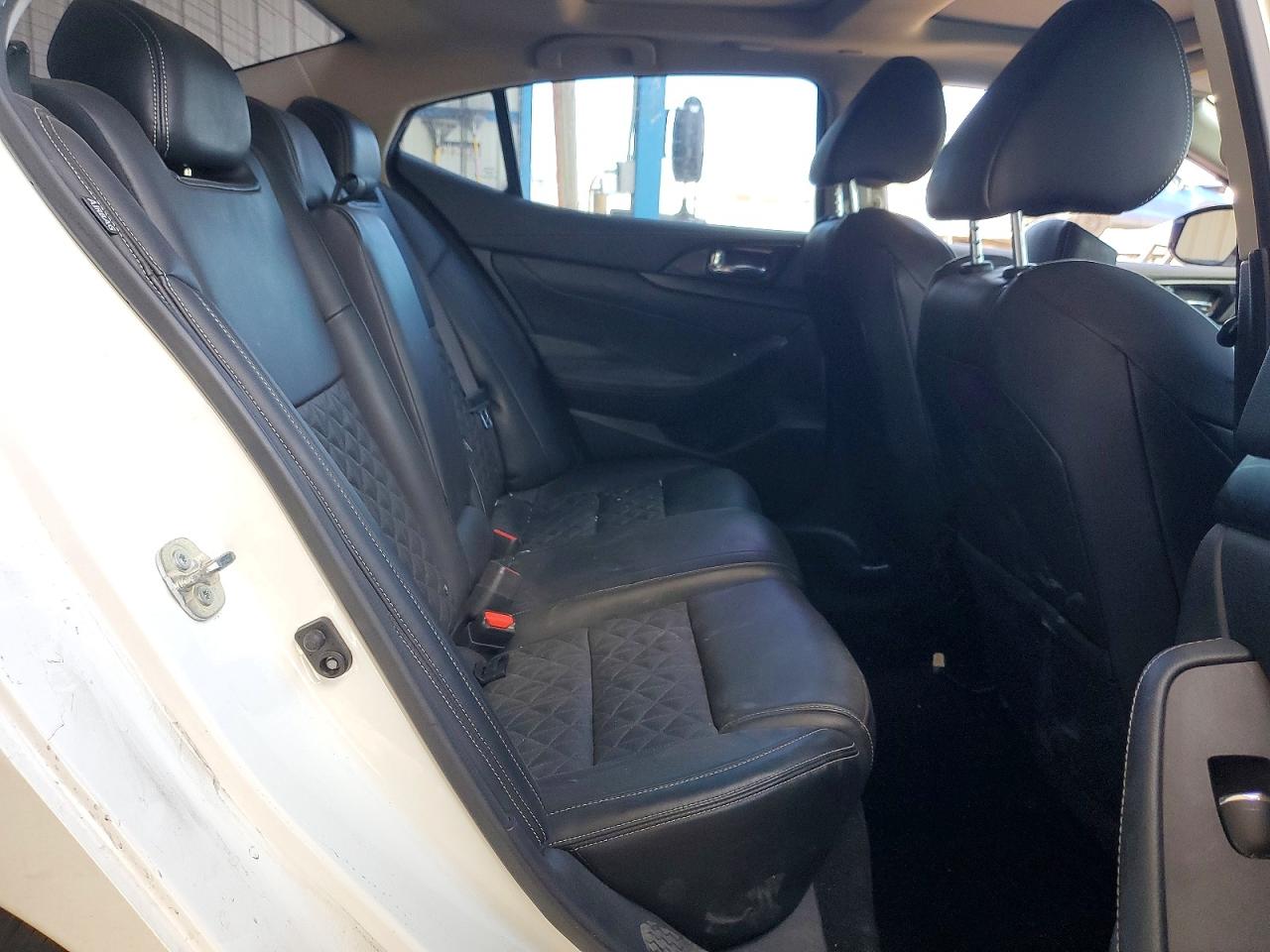 Nissan Maxima Platinum