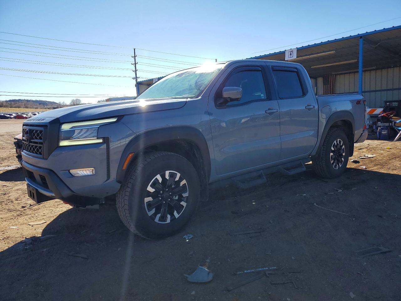 Salvage Nissan Frontier Image