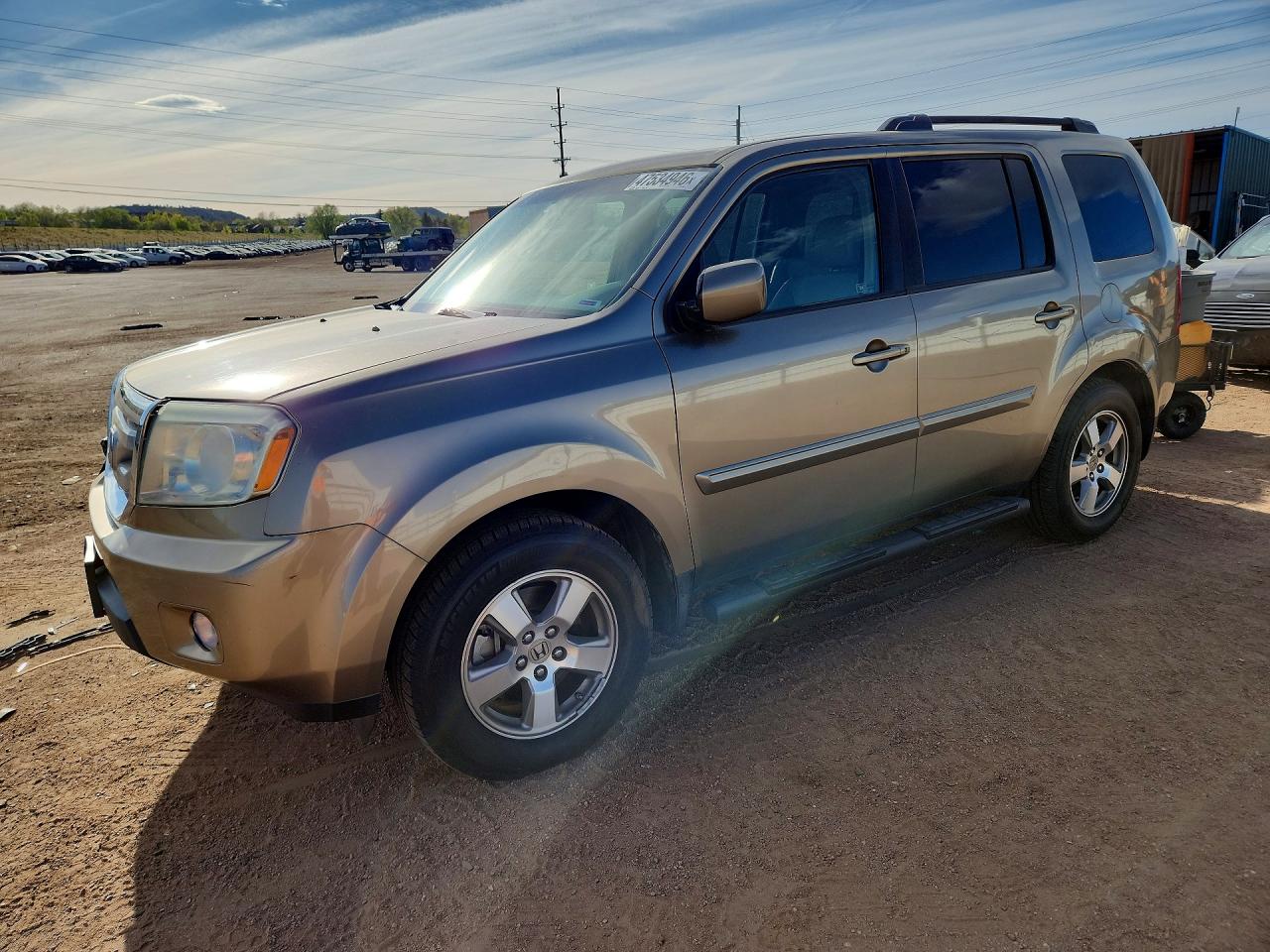 Salvage Honda Pilot Image