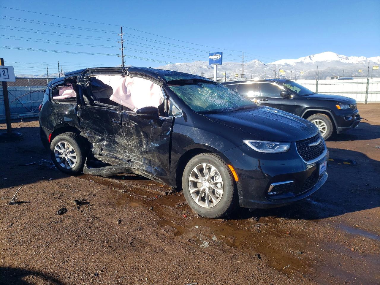 Chrysler Pacifica Select