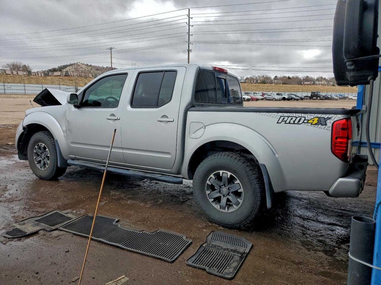 Nissan Frontier S