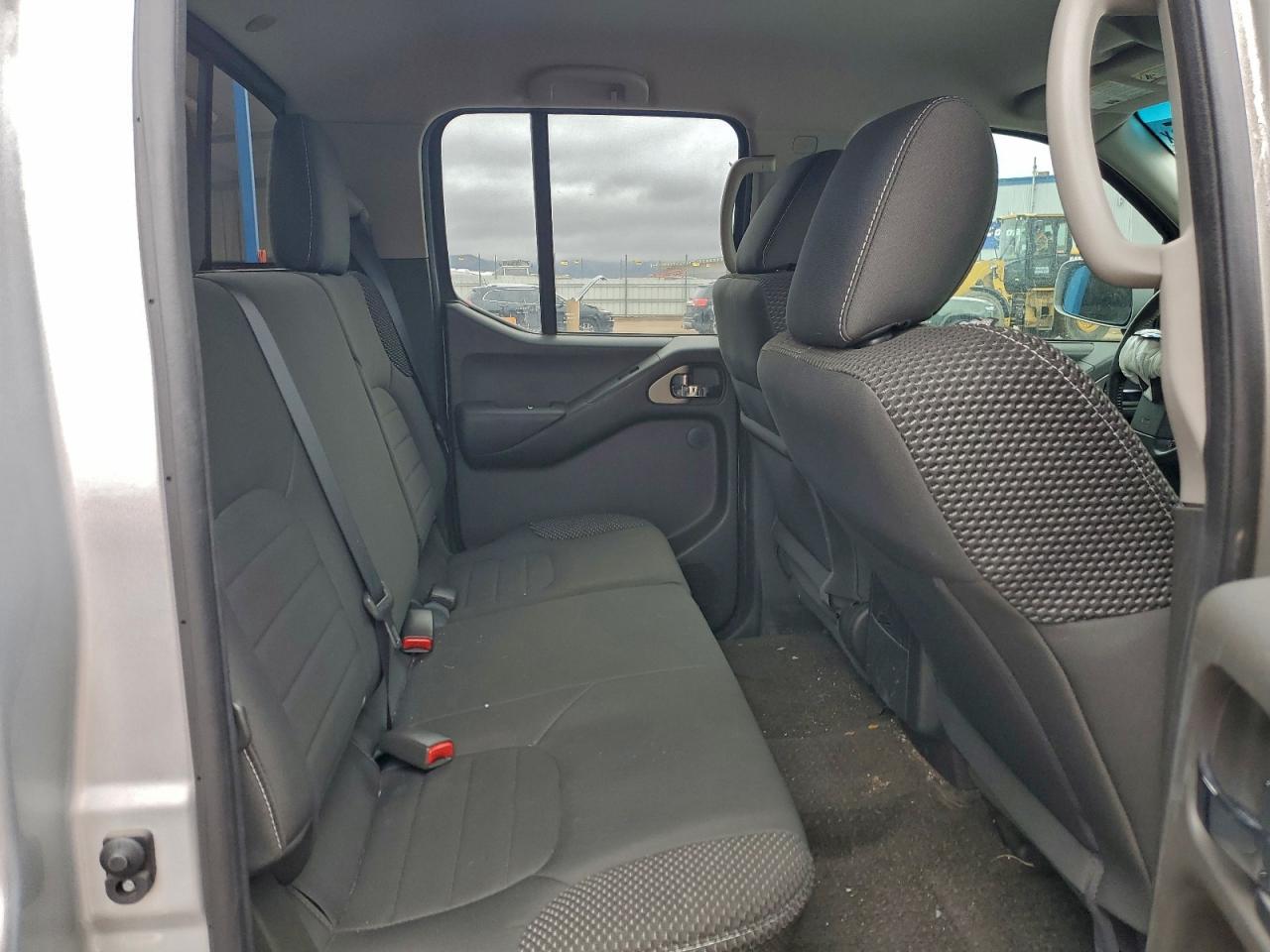 Nissan Frontier S