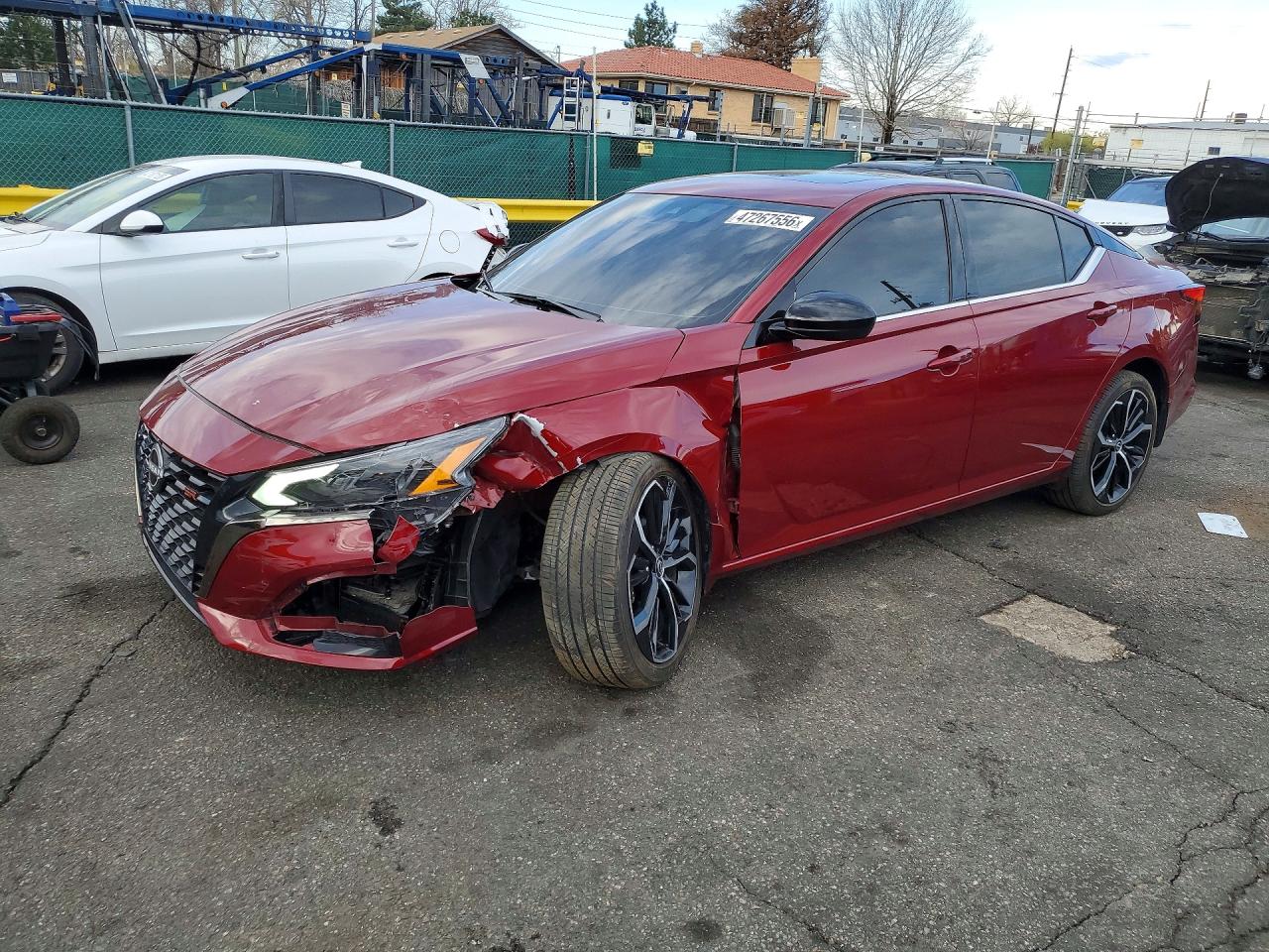Salvage Nissan Altima Image