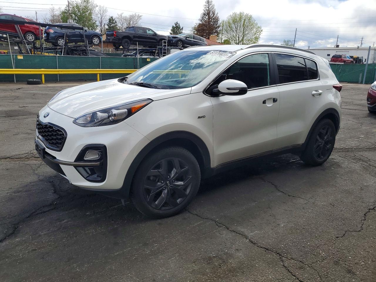 Salvage Kia Sportage Image