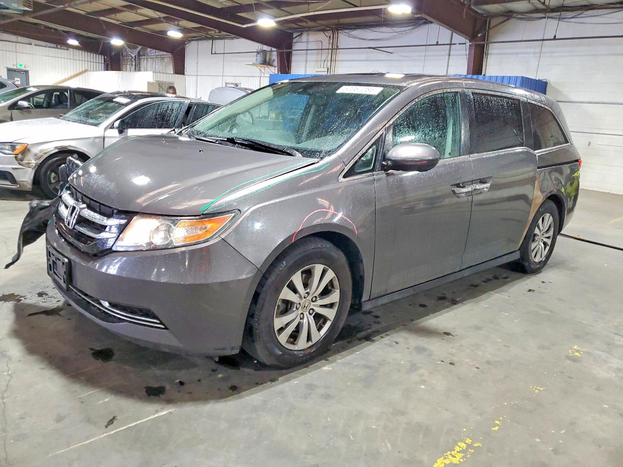 Salvage Honda Odyssey Image