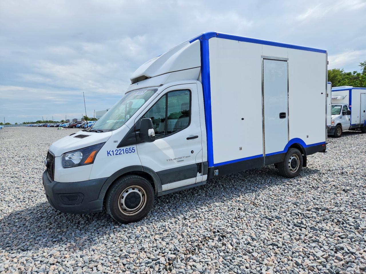 Salvage Ford Transit Image