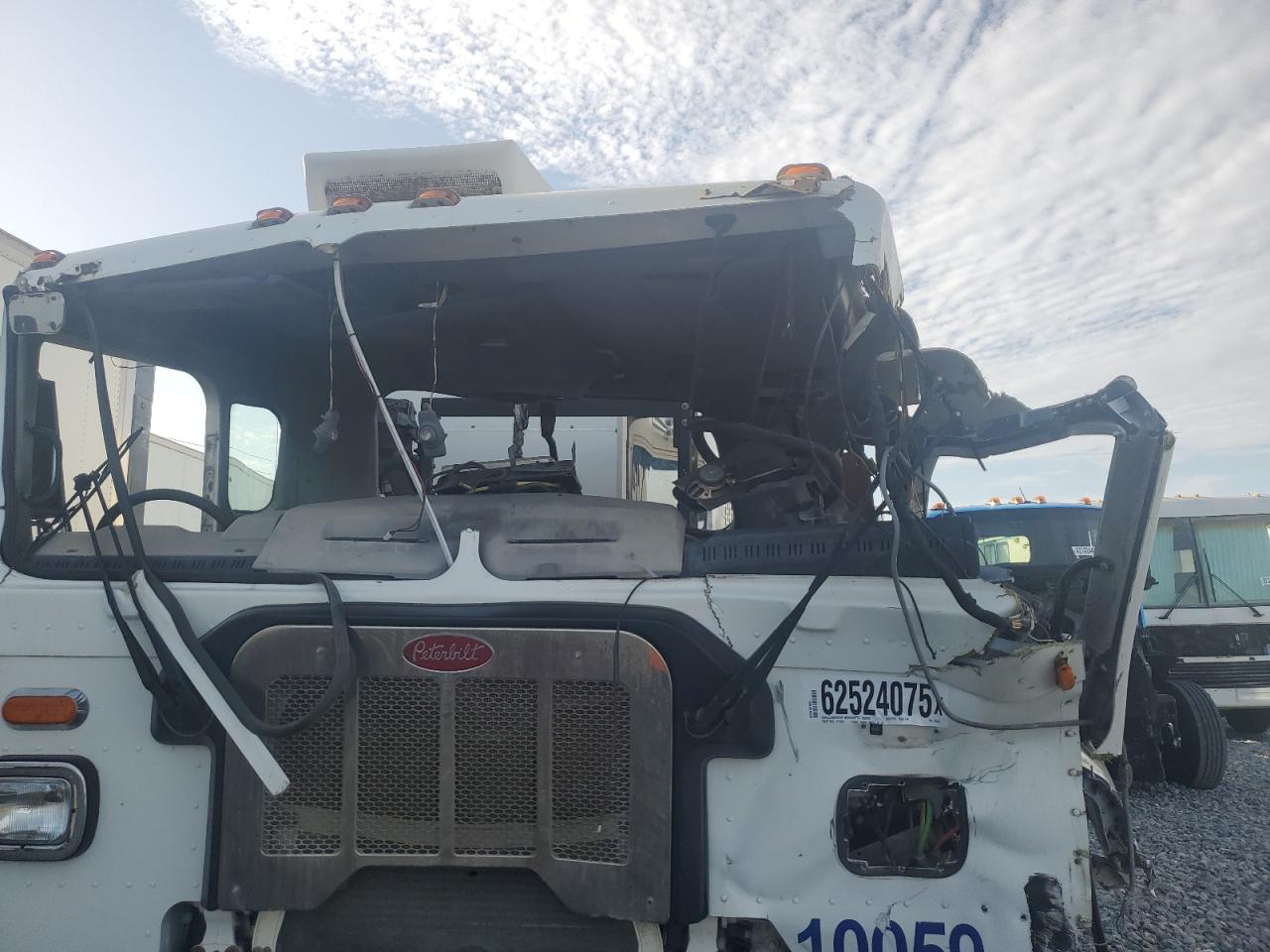 Peterbilt 520