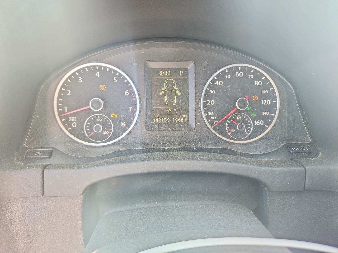 Volkswagen Tiguan S